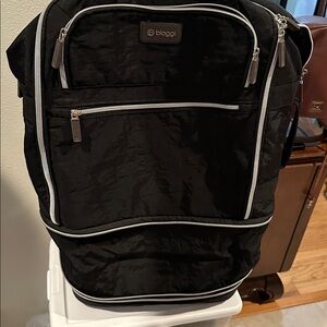 Biaggi Zipsak expandable Trolley Carry-On Spinner Suitcase in black, NWOT